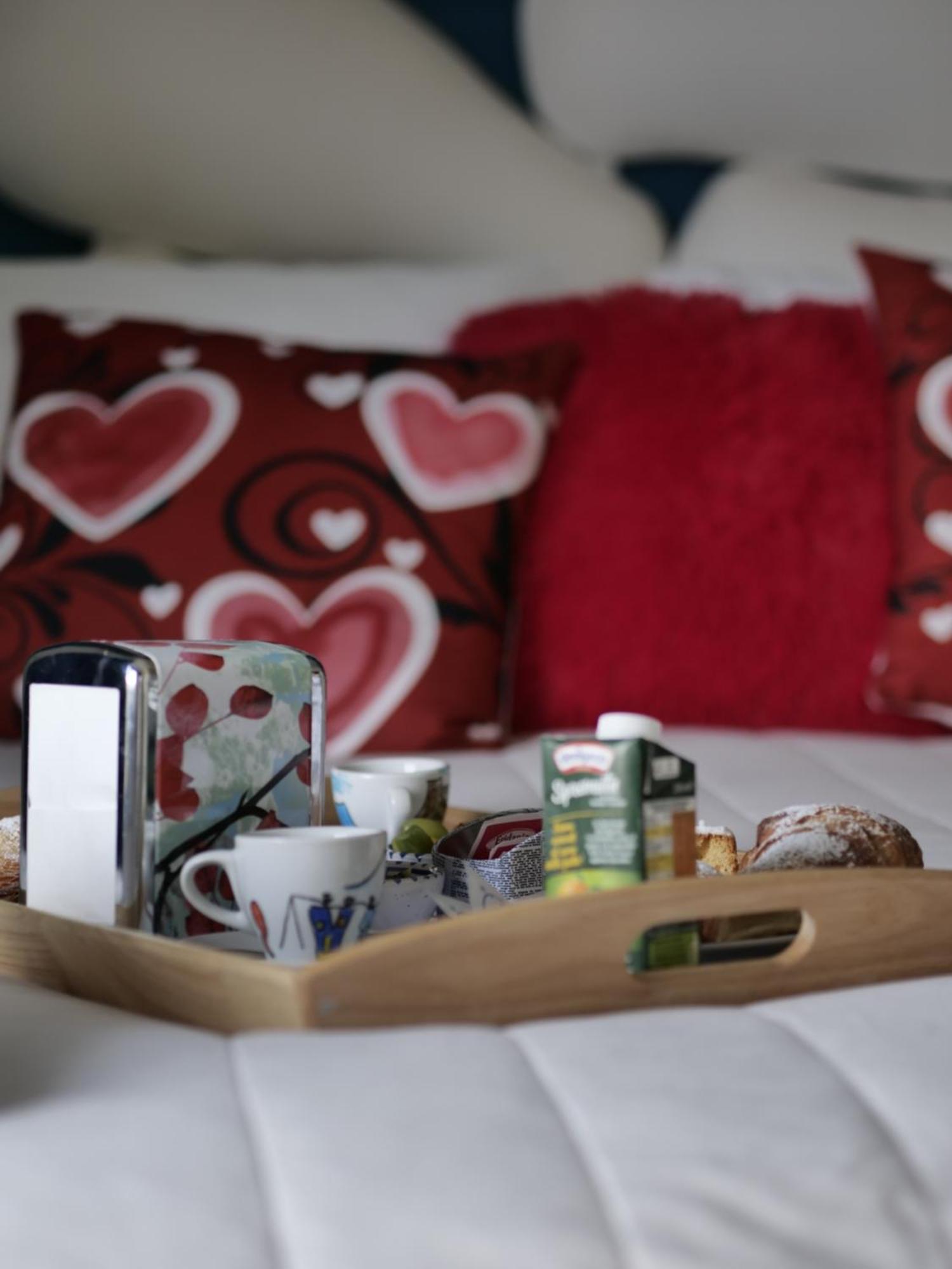 Bed and Breakfast Happy In Napoli Esterno foto
