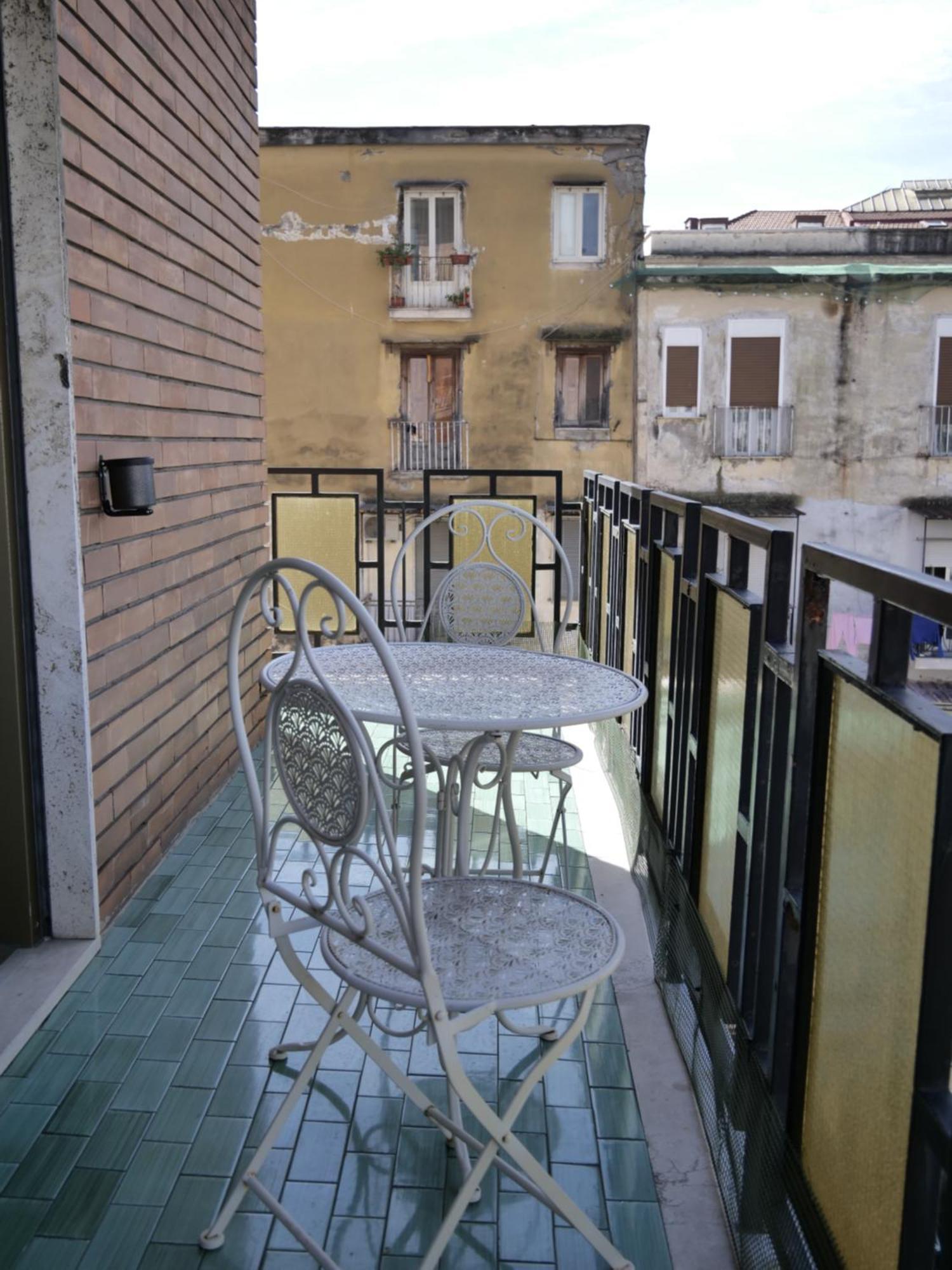 Bed and Breakfast Happy In Napoli Esterno foto