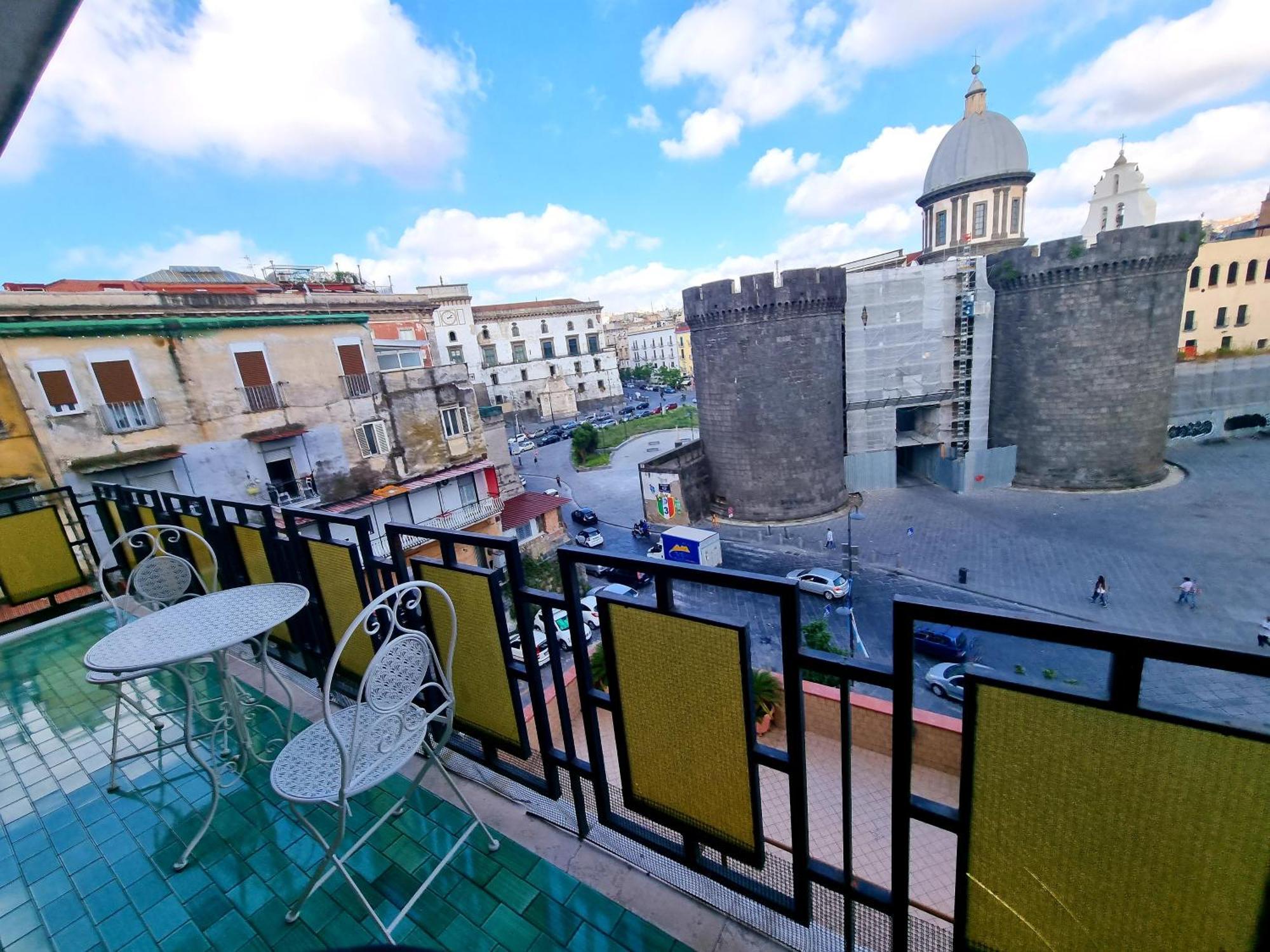 Bed and Breakfast Happy In Napoli Esterno foto